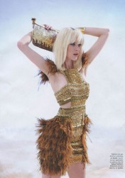 Iza Olak in Elle_4