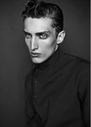 Charlie France in Qvest_01