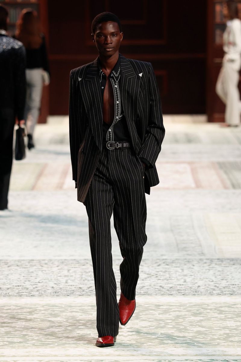 showdetails PARIS AW 2006-07 本 Shows - Sight Management Studio